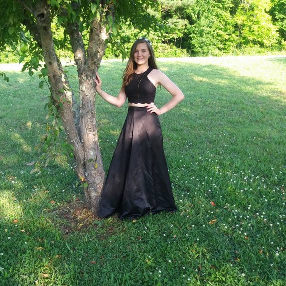 Prom Dress!! - Picture 6 of 7